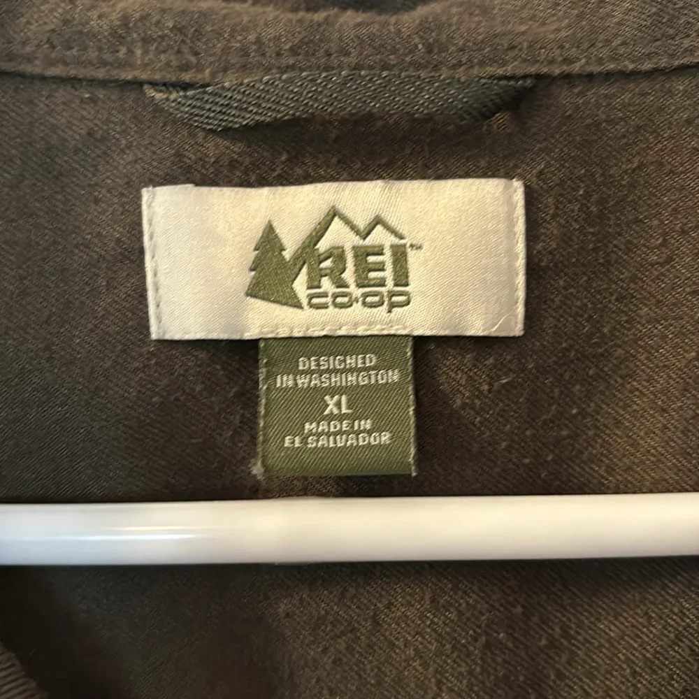 REI basic button down size XL - Picture 3 of 5